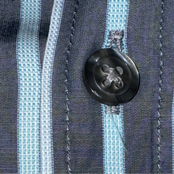 Hugo Boss Men’s Casual Button-Up Shirt – Size Medium – Striped Long Sleeve - Picture 10 of 13